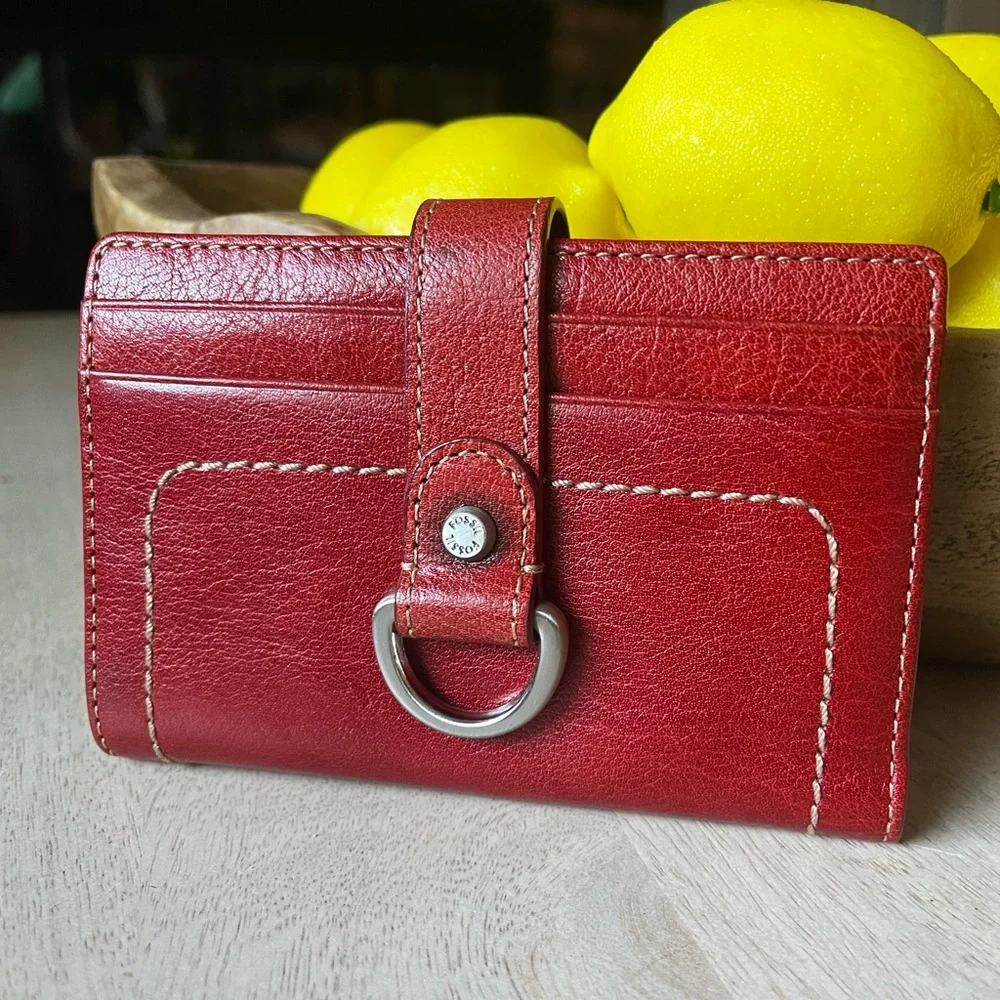 Fossil Red Leather Card Wallet with Silver D-Ring - Picture 1 of 9